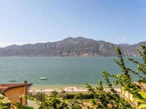 Lake Garda Lovely Apt with Pool, Garden and Balcony